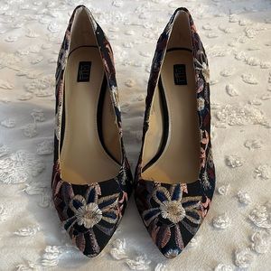 GILI embroidered heels